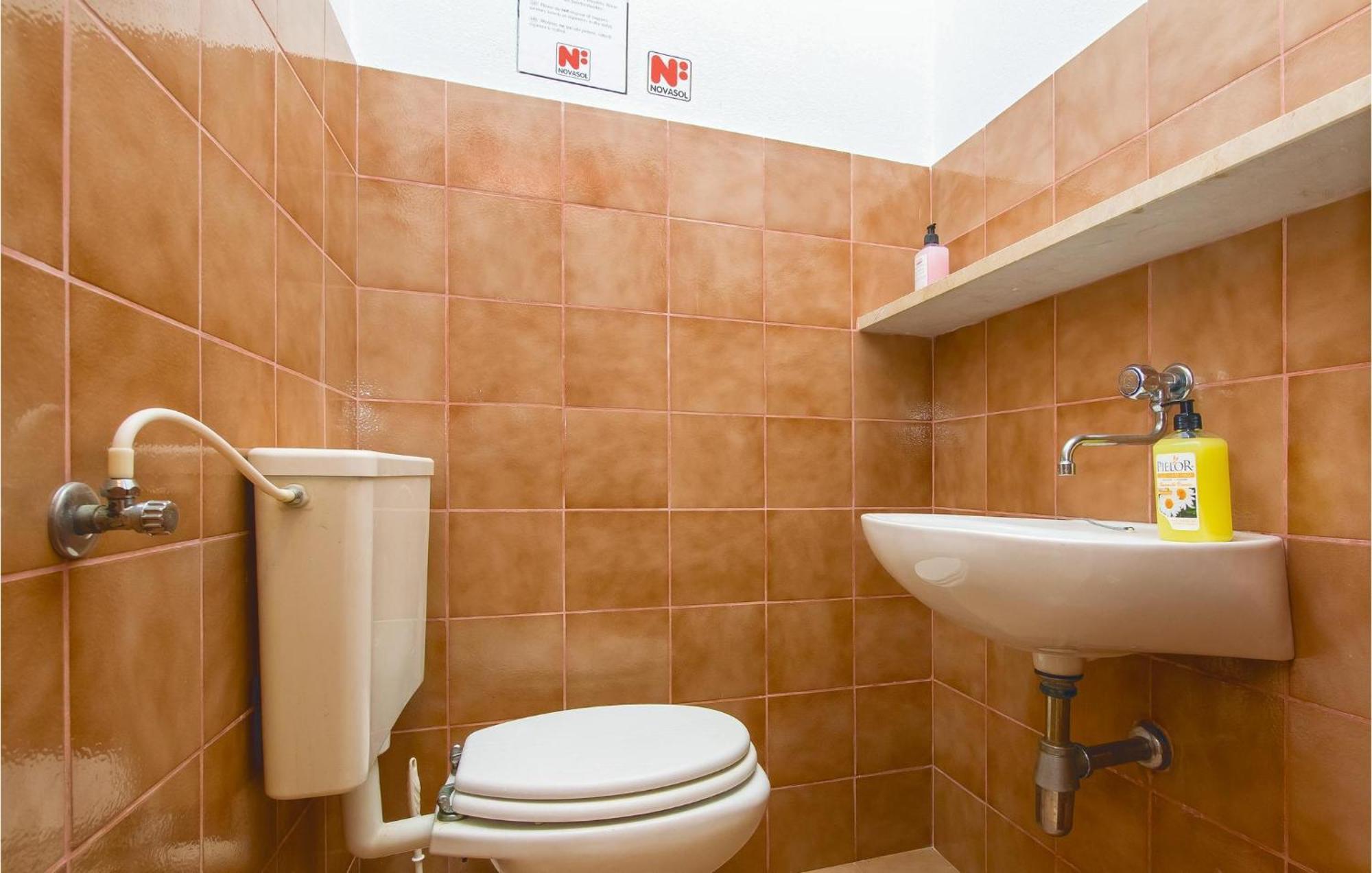 Beautiful Home In Pucisca With Wifi Bagian luar foto